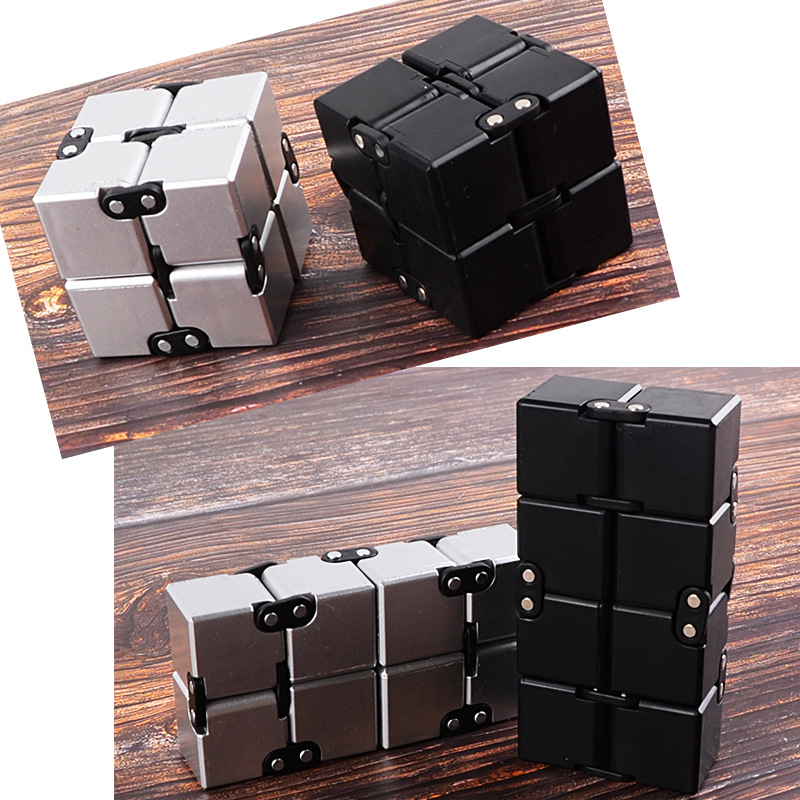 Unendlicher Würfel aus Metall, – Model Kit Infinite Dimension Bewertung und Preis